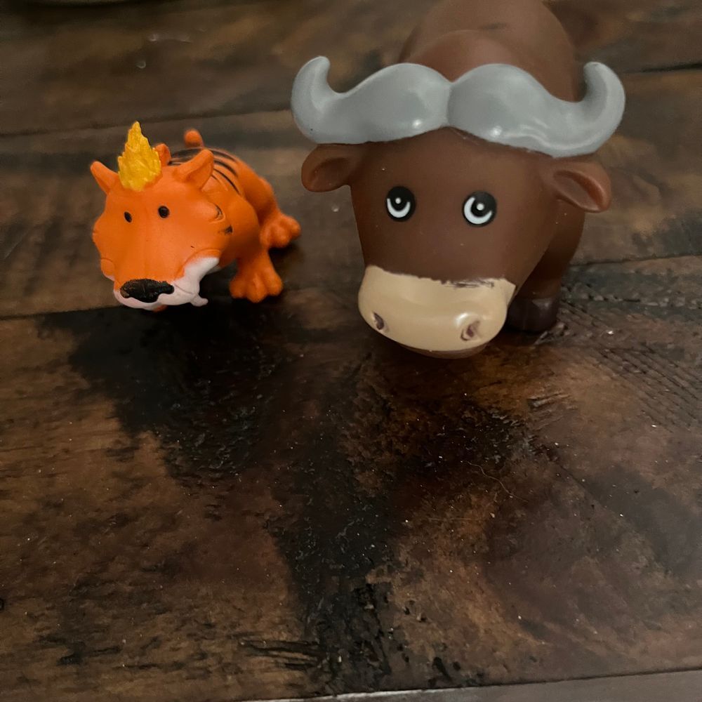 Cute Animal Toy Set Tiger and‎ Buffalo Figurines